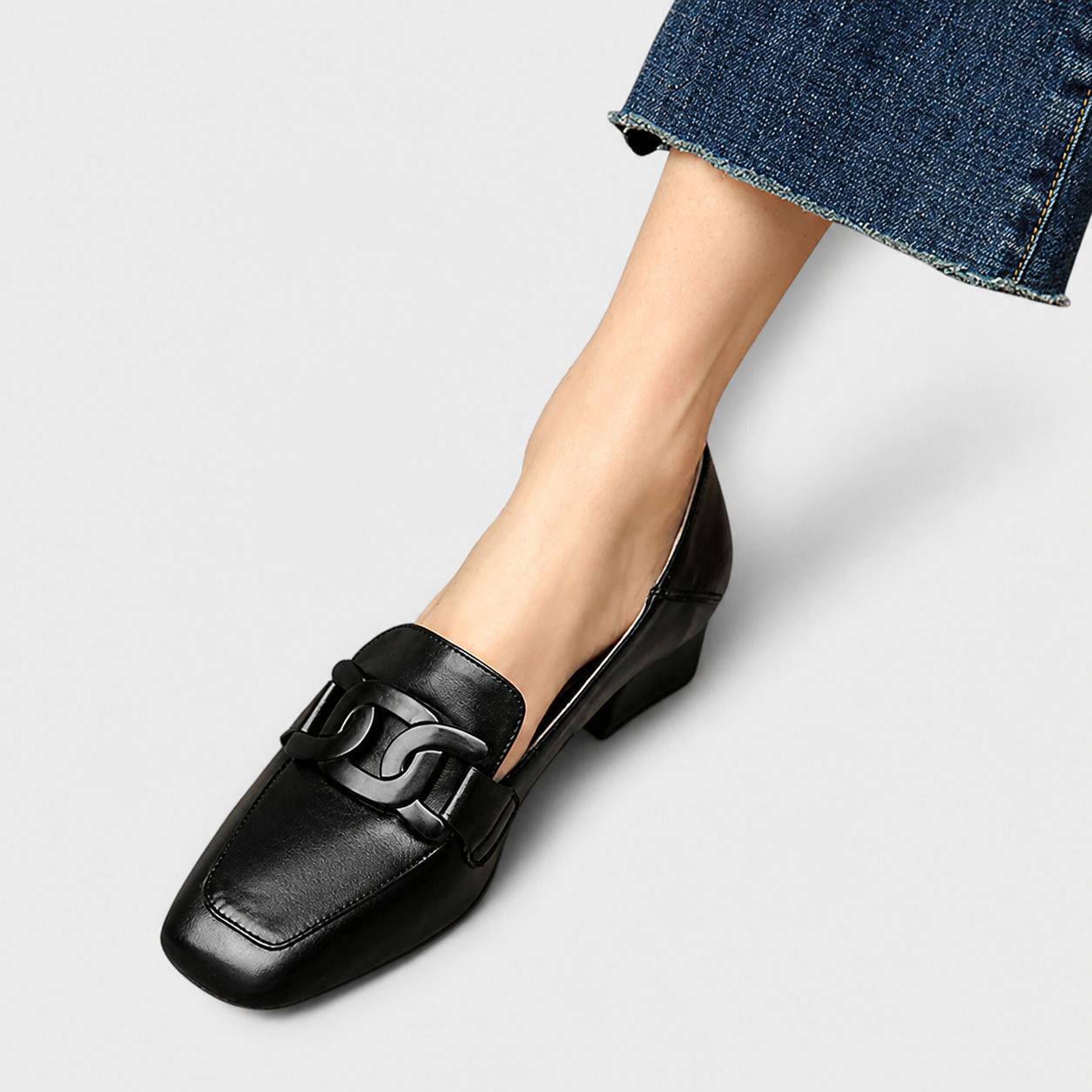 Black / 40