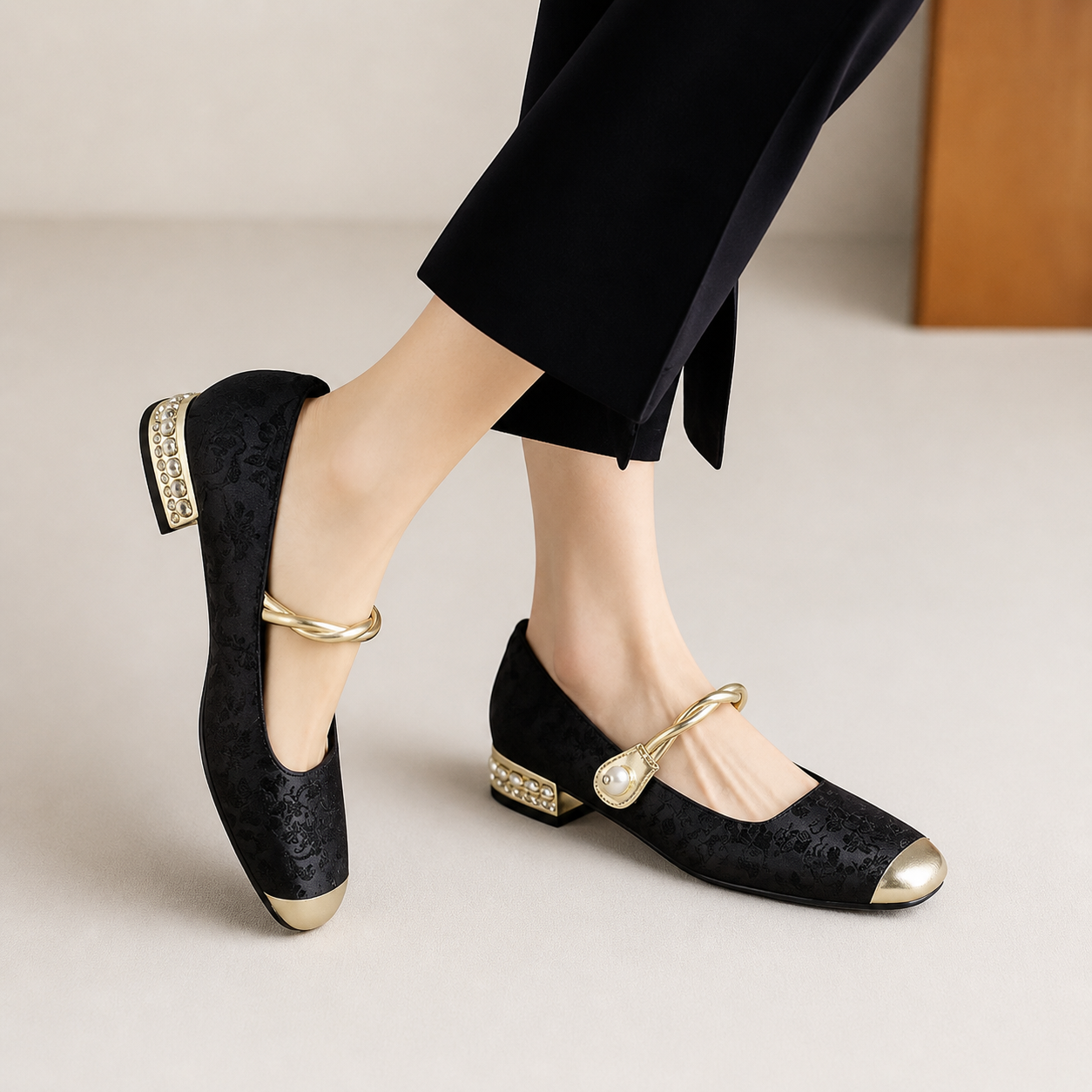 Black / 40