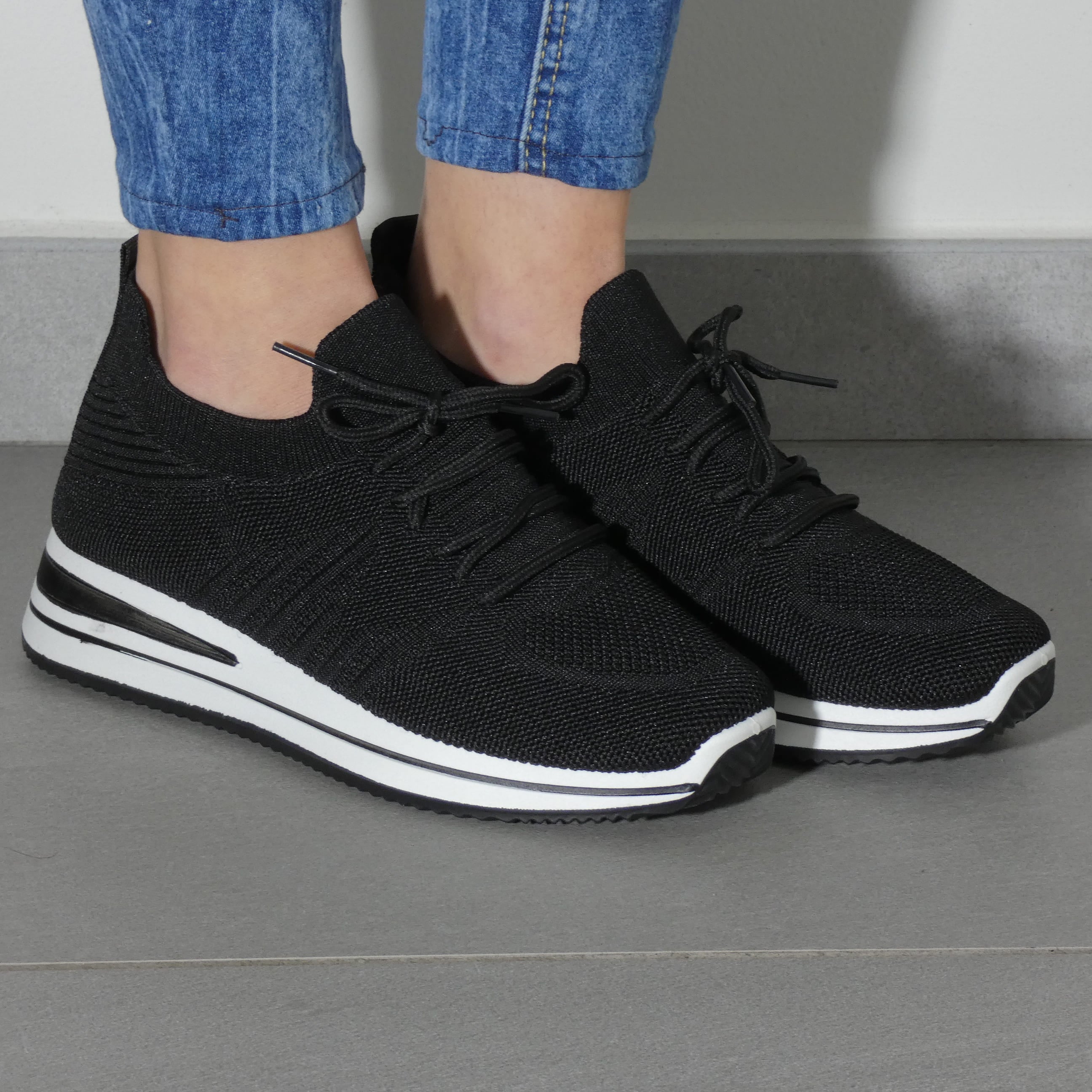 41 / Black