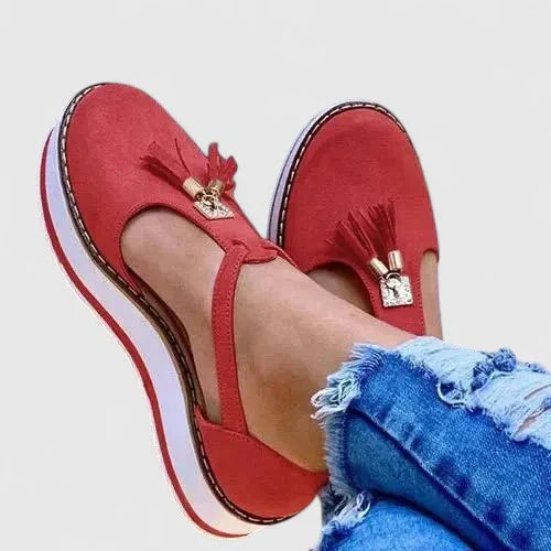 Red / 12 US | 43 EU