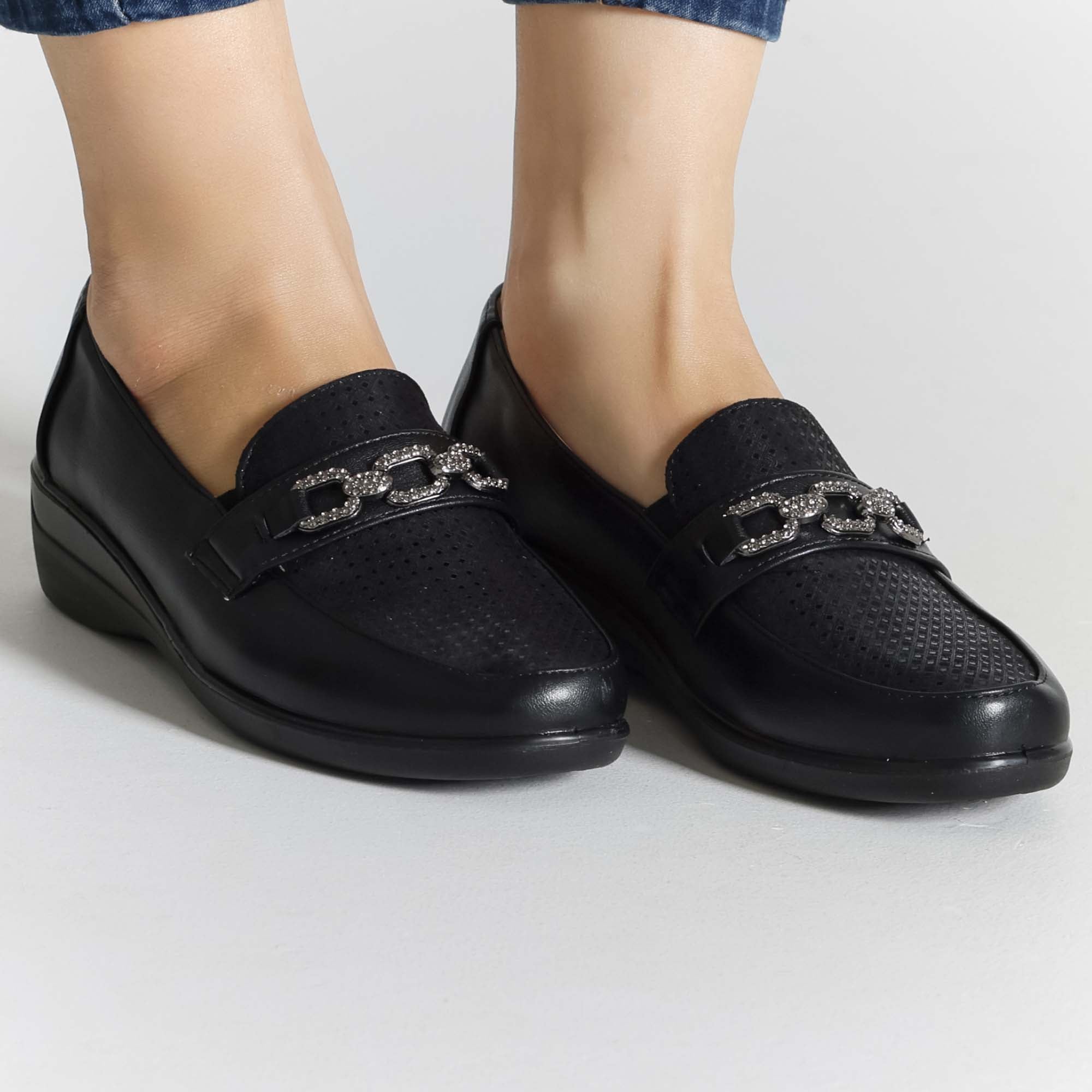 Black / 41