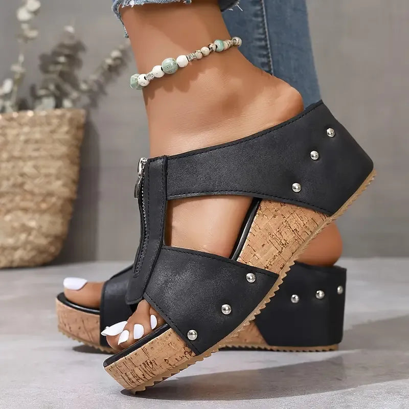 Black / 11